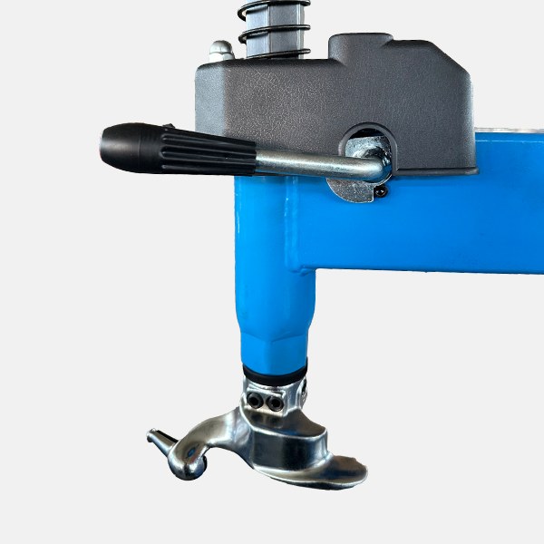 Autokato ME-T450 Tire Changer Machine | 10 in–24 in Rim Capacity - Image 4
