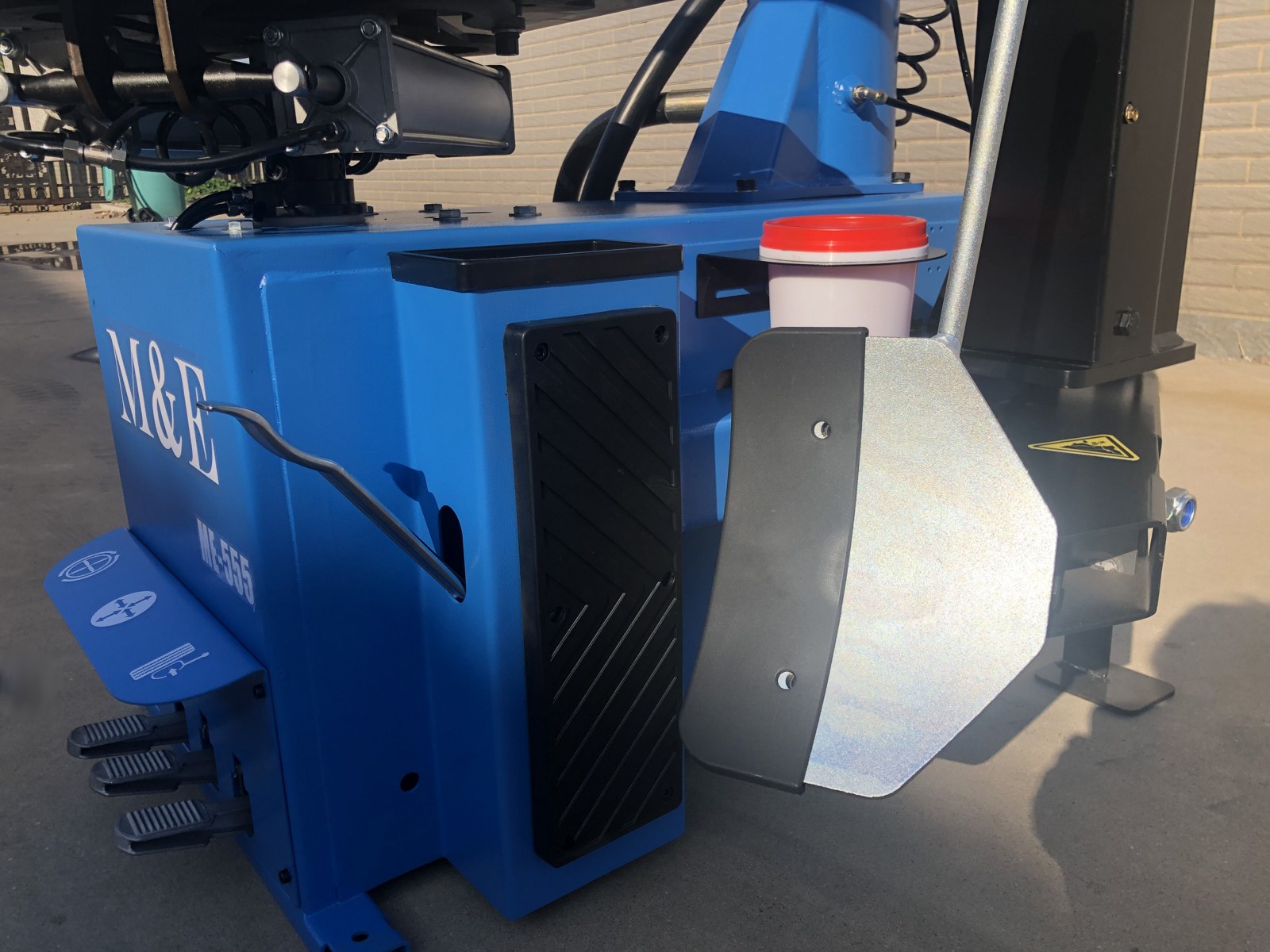 Autokato M&E ME-T555 Tire Changer Machine| 12 in–24 in Rim Capacity Tire Changer | Motor 2.0HP - Image 3