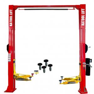 額装済/Car Lift Connecticut（クリス プライタス）/ポスター 額装済/Car Lift Connecticut（クリス プライタス）/ポスター